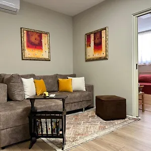 Apartment Away From, Durrës
